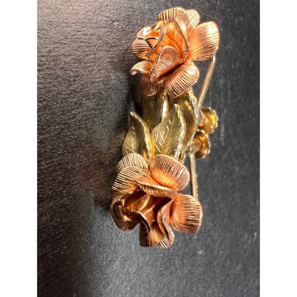 Vintage Krementz Rose and yellow gold tone Flower Leaf Screw Back Earrings - Picture 10 of 16